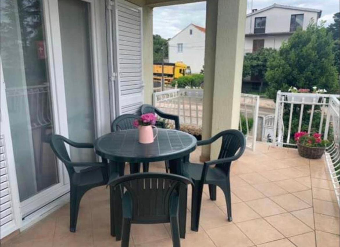 Apartman Kurtov Appartement Pakoštane Buitenkant foto
